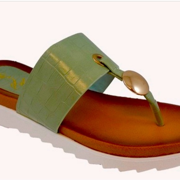 Women Green and white push toe slippers - Picture 1 of 1